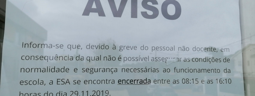 PCP solidário com a luta dos trabalhadores não docentes das escolas